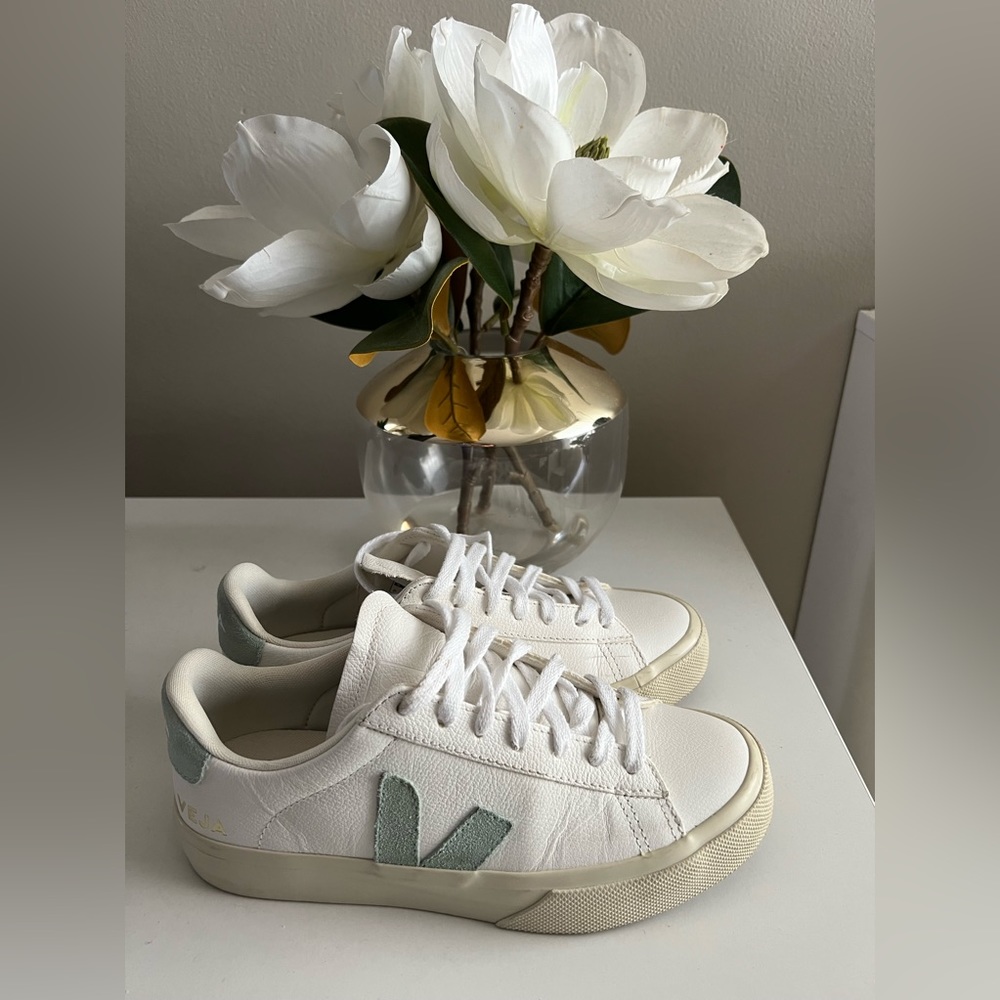 VEJA Sneakers